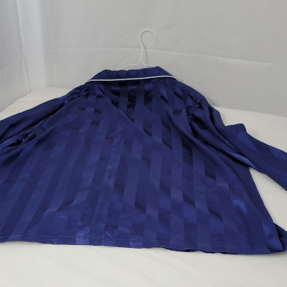 Elegant Blue Satin Pajama Set with Contrast Piping - Picture 6 of 11